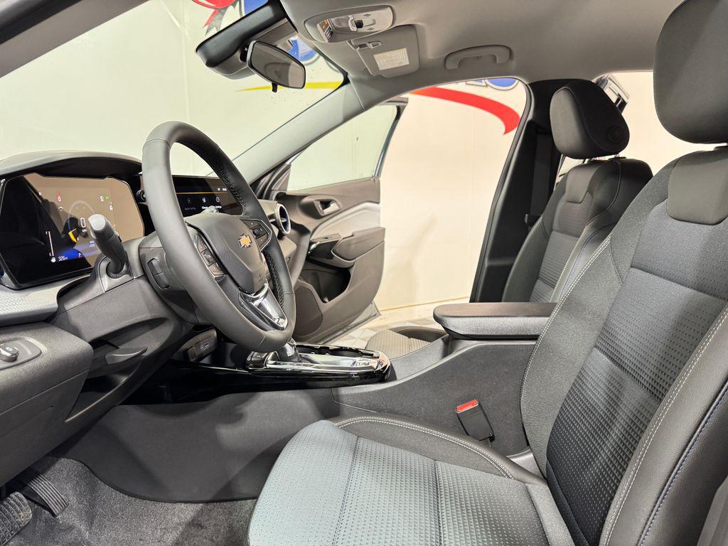new 2025 Chevrolet Trax car, priced at $25,024