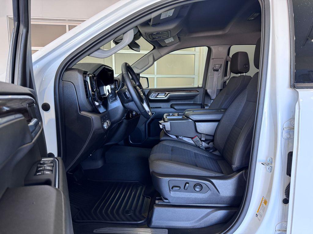 used 2023 GMC Sierra 1500 car, priced at $39,987