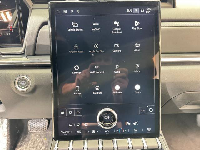 new 2025 GMC Terrain car, priced at $33,401