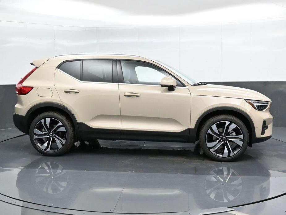 new 2025 Volvo XC40 car, priced at $46,825