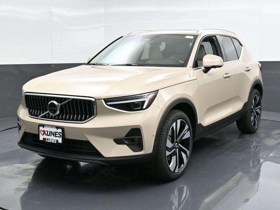 new 2025 Volvo XC40 car, priced at $46,825