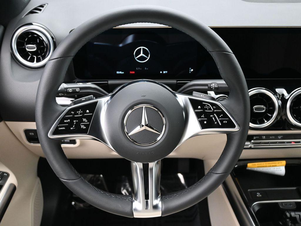 new 2025 Mercedes-Benz GLA 250 car, priced at $44,250