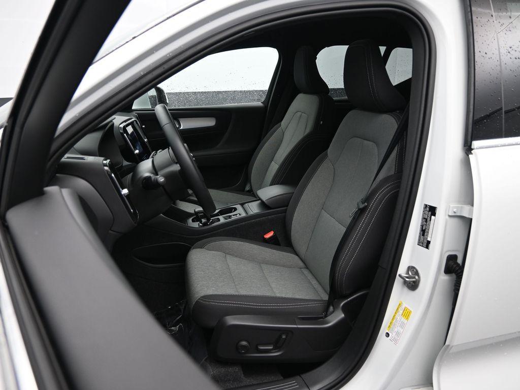 used 2025 Volvo XC40 car, priced at $34,447