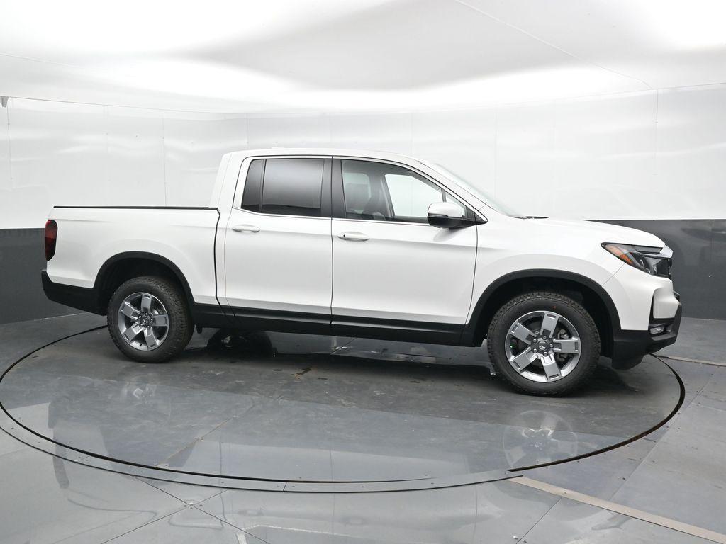 new 2025 Honda Ridgeline car, priced at $40,899