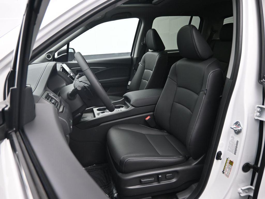 new 2025 Honda Ridgeline car, priced at $40,899