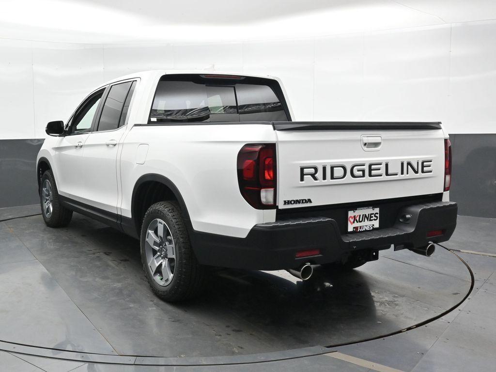 new 2025 Honda Ridgeline car, priced at $40,899