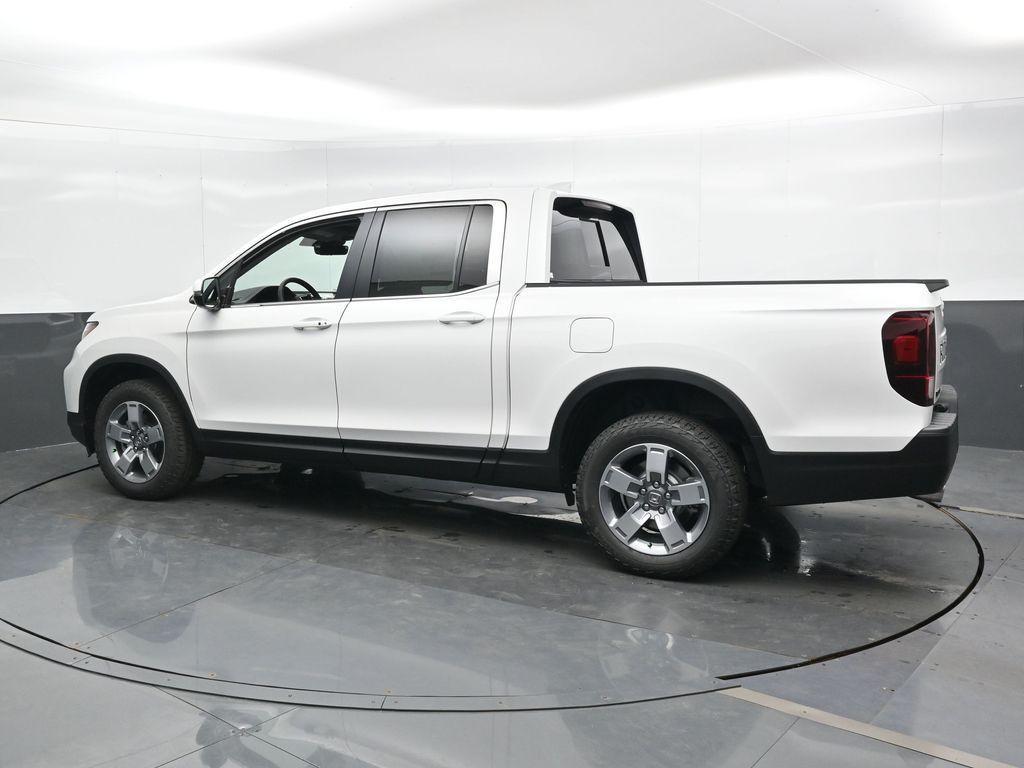 new 2025 Honda Ridgeline car, priced at $40,899