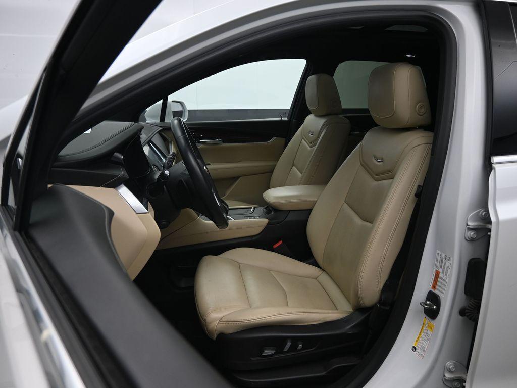 used 2018 Cadillac XT5 car, priced at $13,500