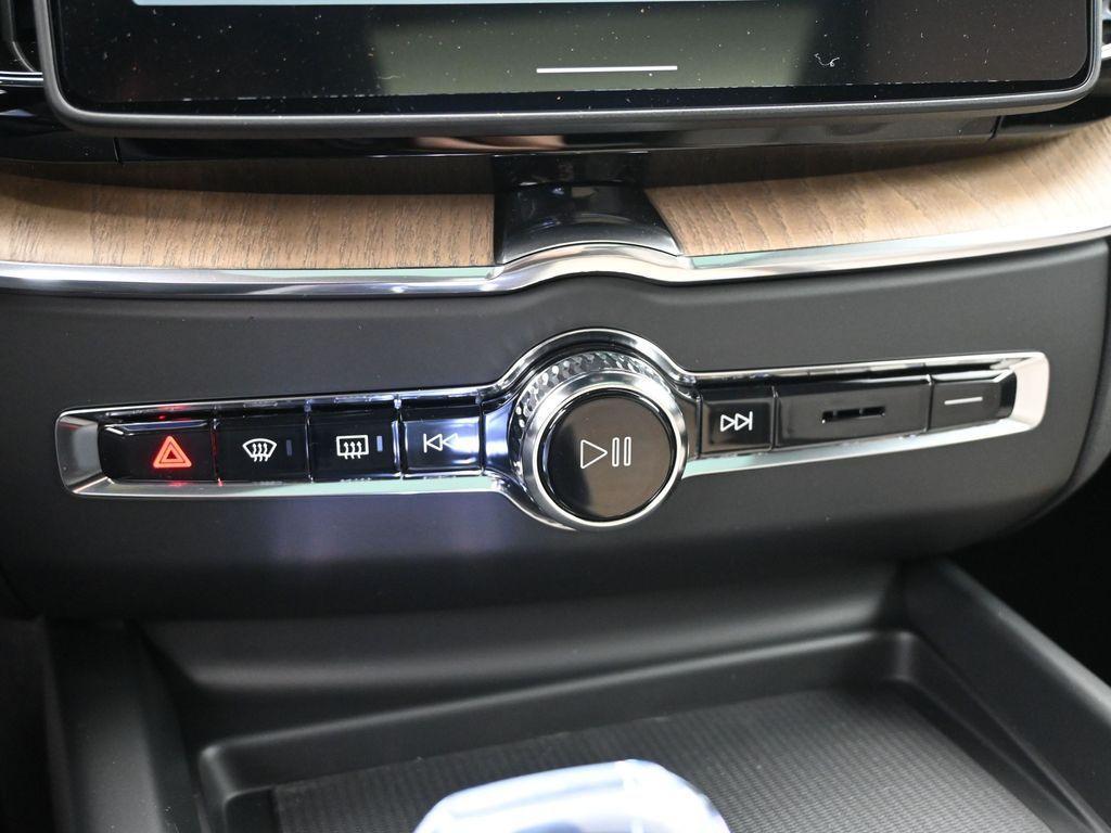 new 2026 Volvo XC60 car, priced at $55,015