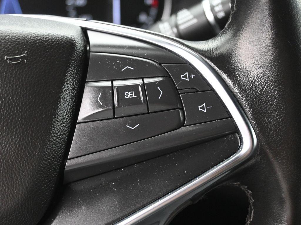 used 2023 Cadillac XT5 car, priced at $25,557