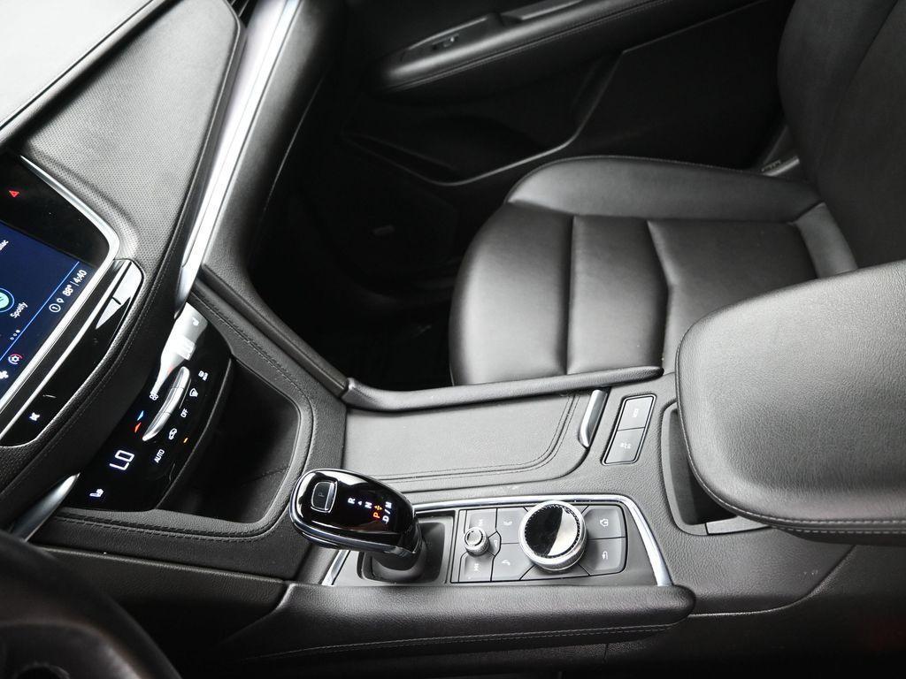 used 2023 Cadillac XT5 car, priced at $25,557