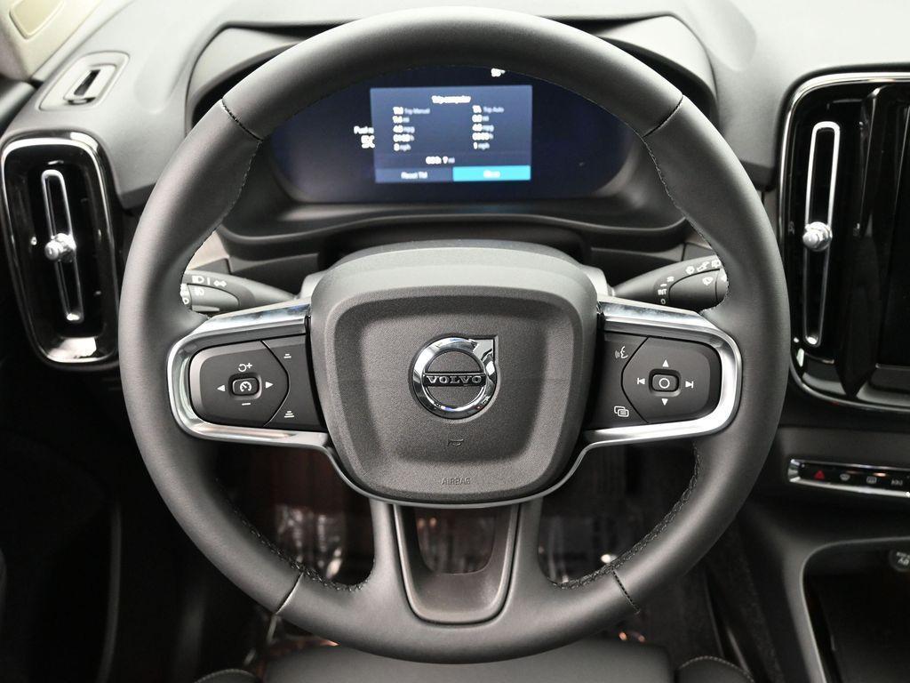 new 2025 Volvo XC40 car, priced at $51,565