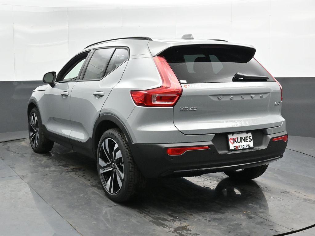 new 2025 Volvo XC40 car, priced at $51,565