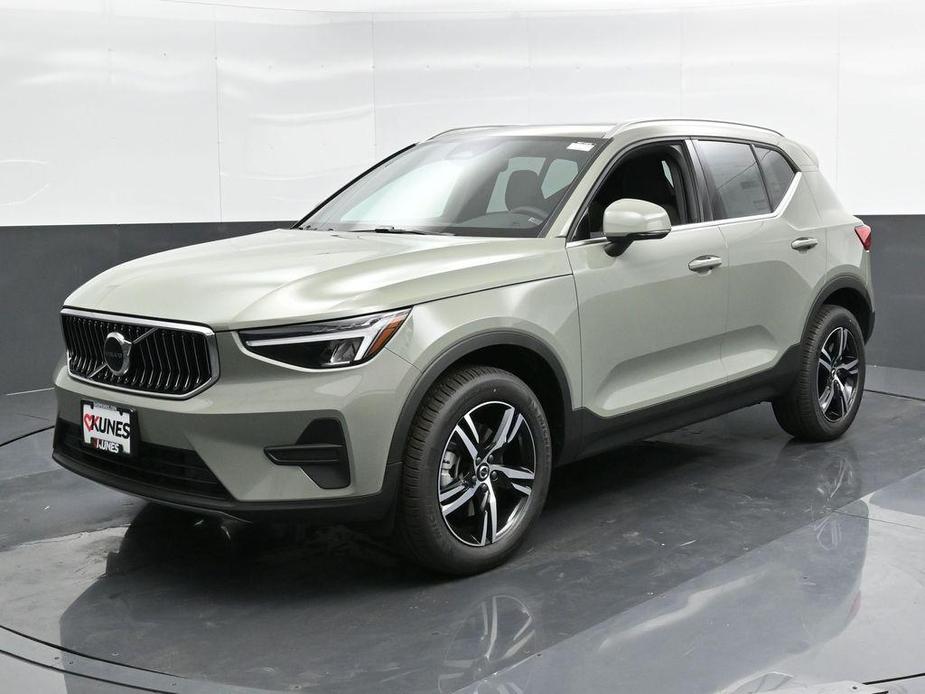 new 2025 Volvo XC40 car, priced at $41,995