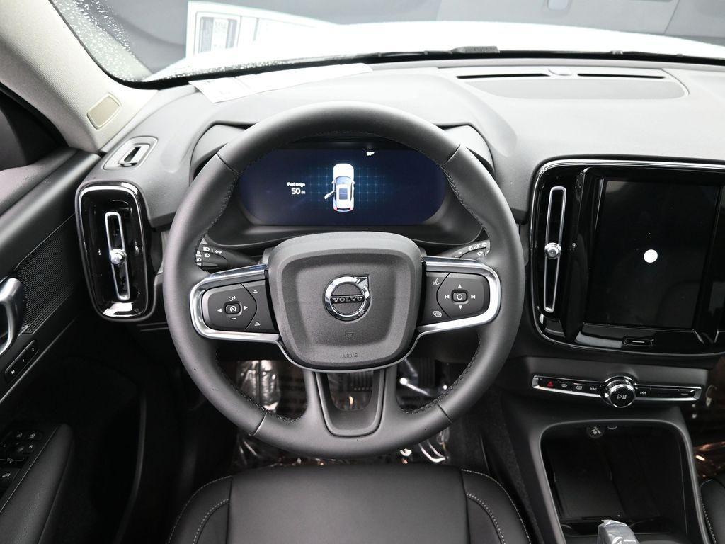 new 2025 Volvo XC40 car, priced at $45,035