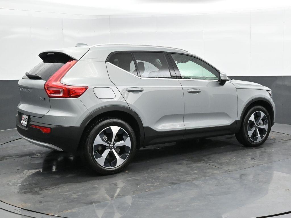 new 2025 Volvo XC40 car, priced at $45,035