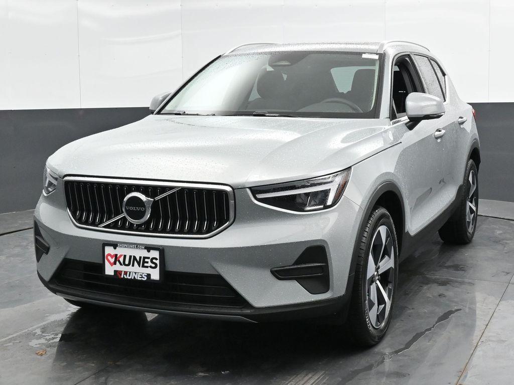 new 2025 Volvo XC40 car, priced at $45,035