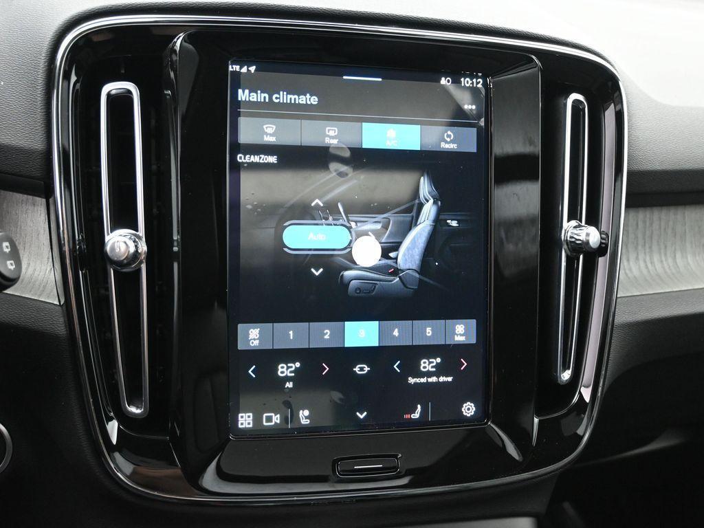 new 2025 Volvo XC40 car, priced at $45,035