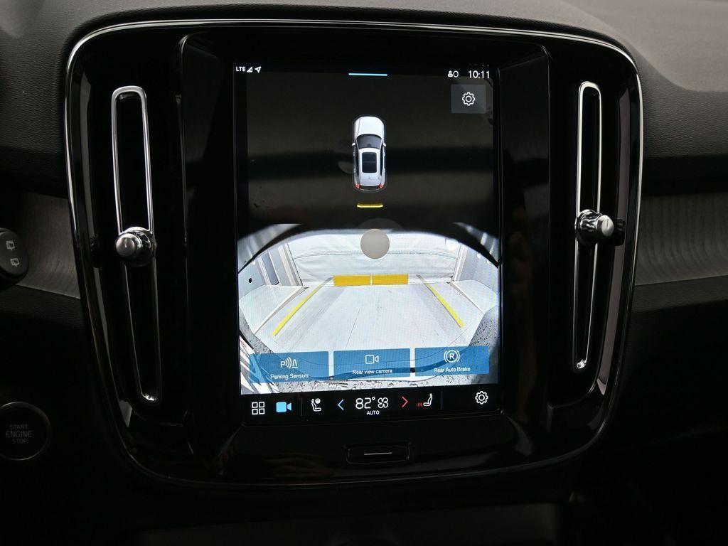 new 2025 Volvo XC40 car, priced at $45,035