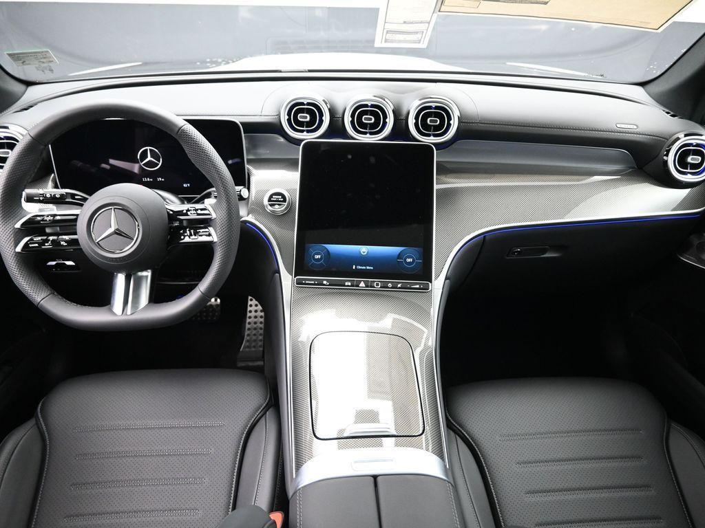 new 2025 Mercedes-Benz GLC 300 car, priced at $61,995