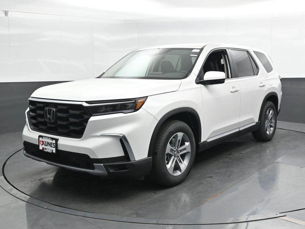 new 2025 Honda Pilot car, priced at $47,550