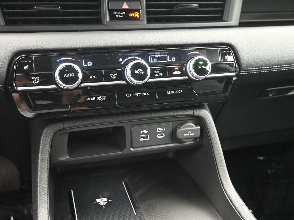 new 2025 Honda Pilot car, priced at $47,550