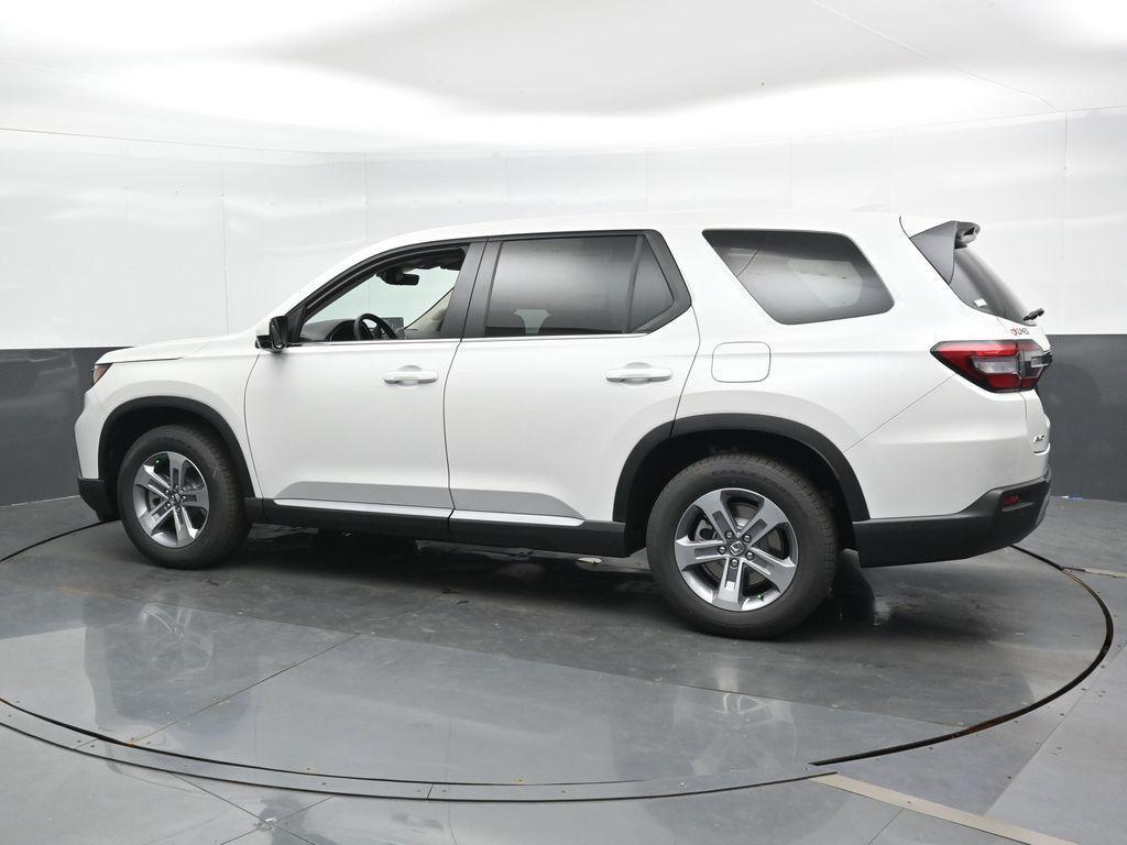 new 2025 Honda Pilot car, priced at $47,550