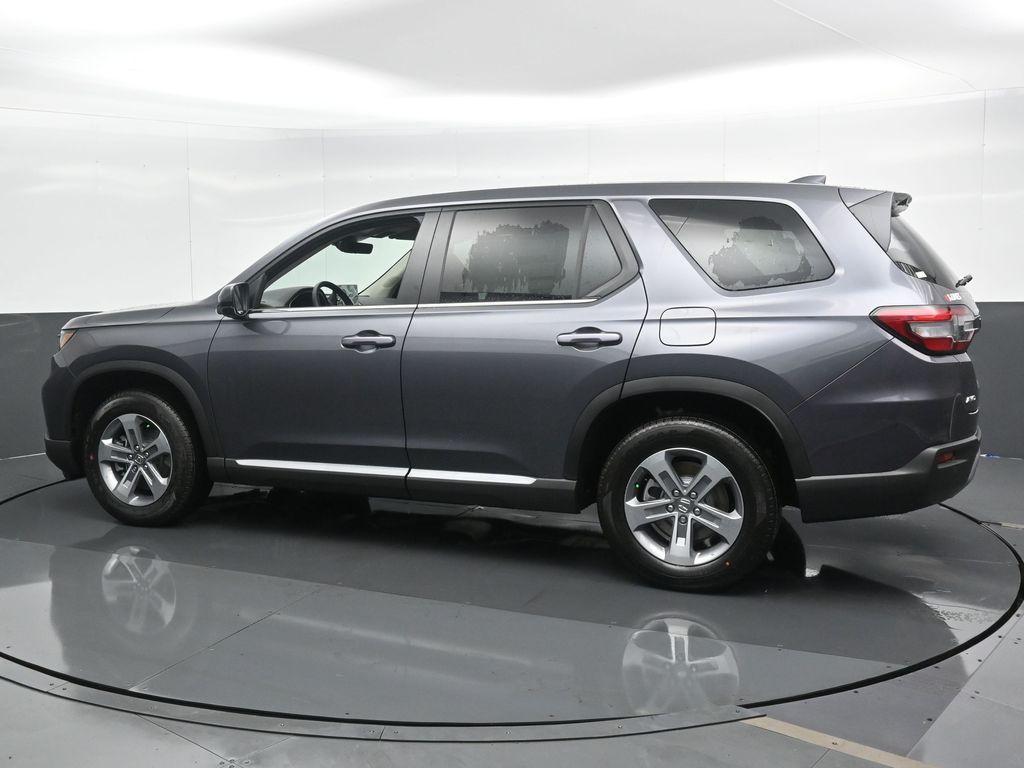 new 2025 Honda Pilot car, priced at $44,349