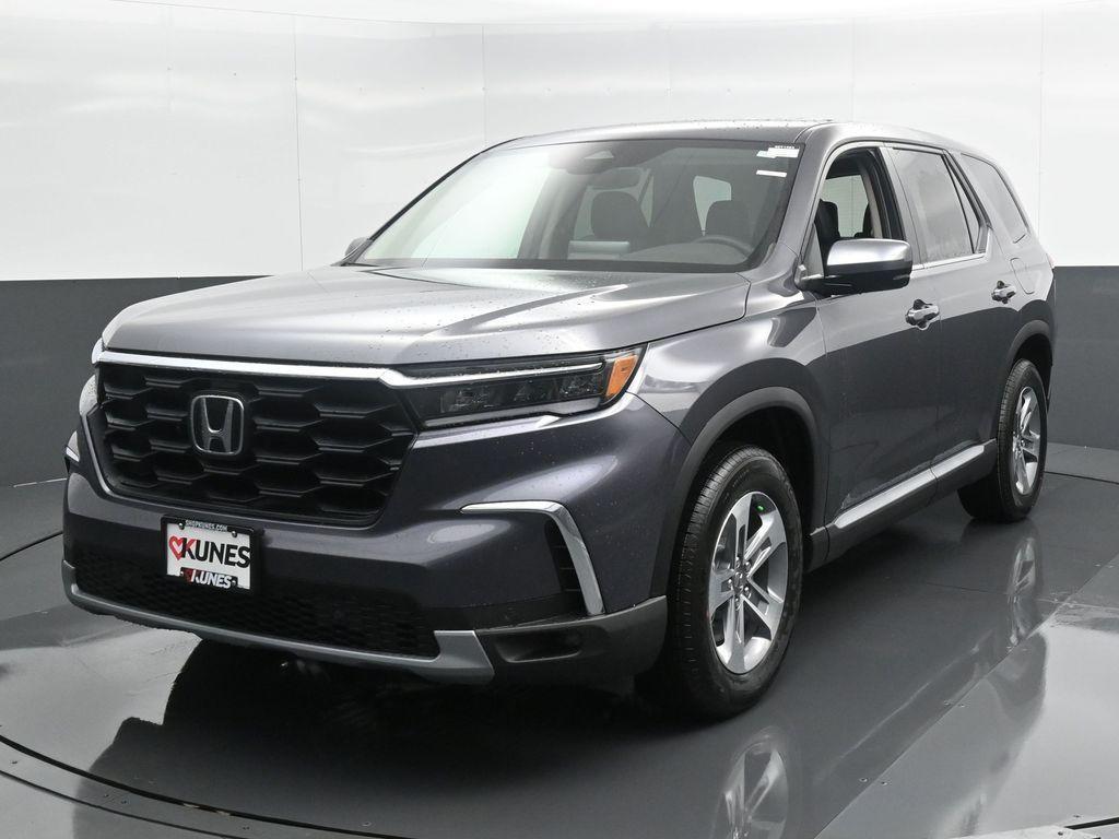 new 2025 Honda Pilot car, priced at $44,349