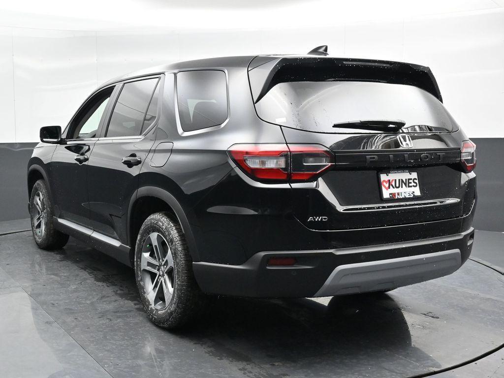 new 2025 Honda Pilot car, priced at $43,339