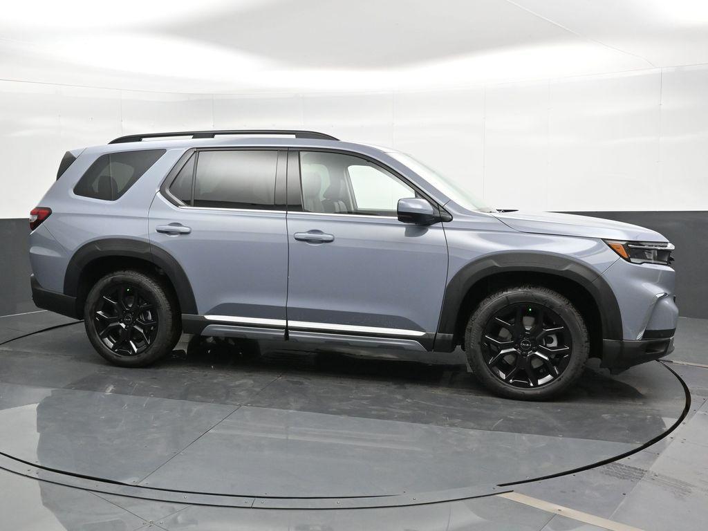 used 2025 Honda Pilot car, priced at $49,778
