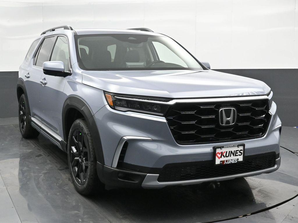 used 2025 Honda Pilot car, priced at $49,778
