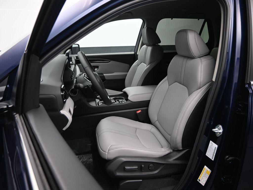 new 2025 Honda Pilot car, priced at $46,800