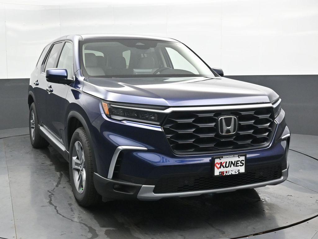 new 2025 Honda Pilot car, priced at $46,800