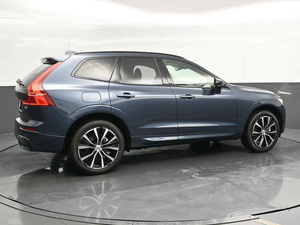 new 2025 Volvo XC60 car, priced at $53,140