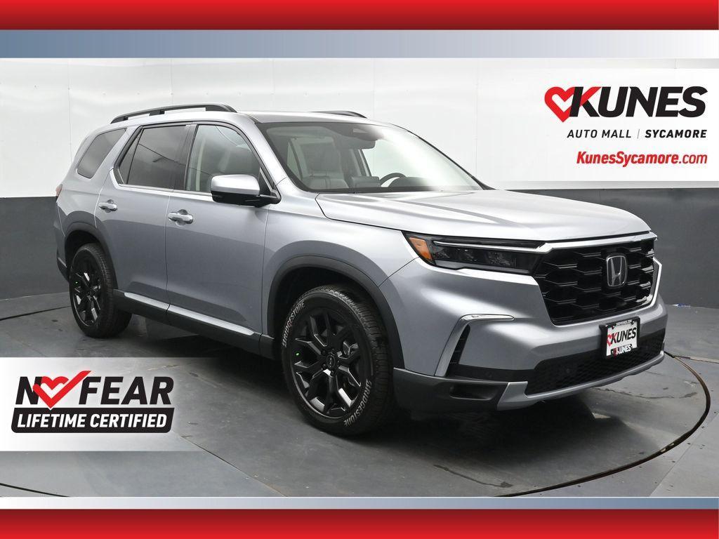 new 2025 Honda Pilot car, priced at $52,700