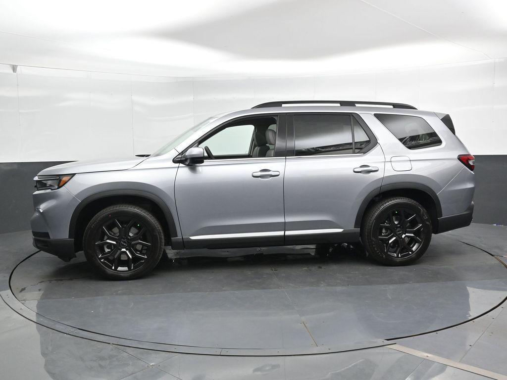 new 2025 Honda Pilot car, priced at $52,700