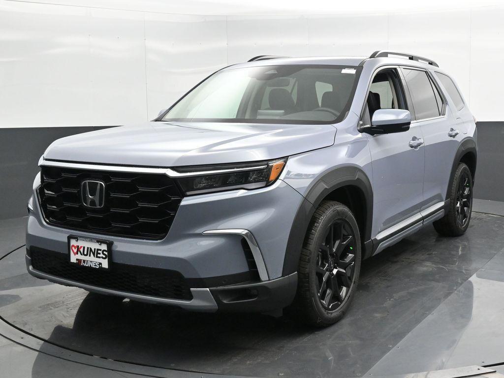 new 2025 Honda Pilot car, priced at $49,071