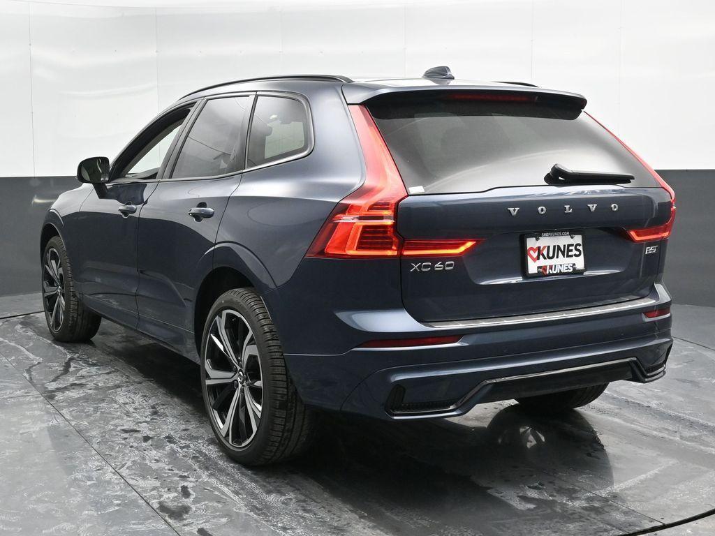 new 2025 Volvo XC60 car, priced at $58,625