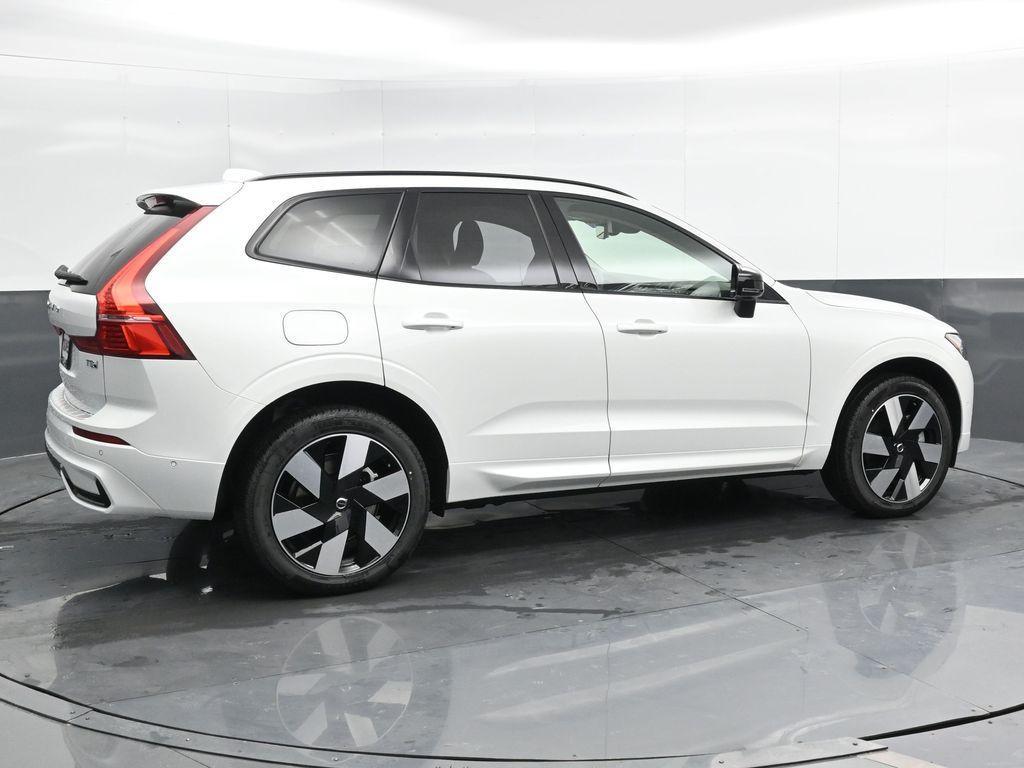 new 2025 Volvo XC60 Plug-In Hybrid car, priced at $65,425