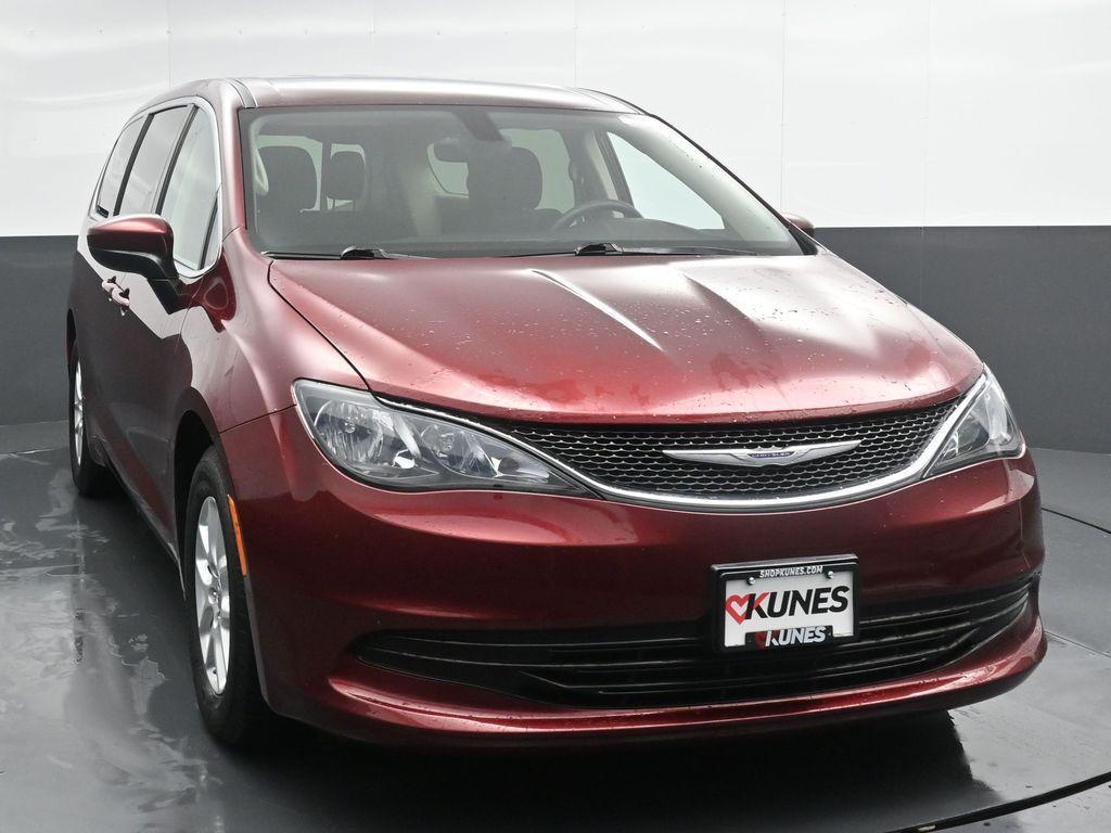 used 2017 Chrysler Pacifica car, priced at $14,837