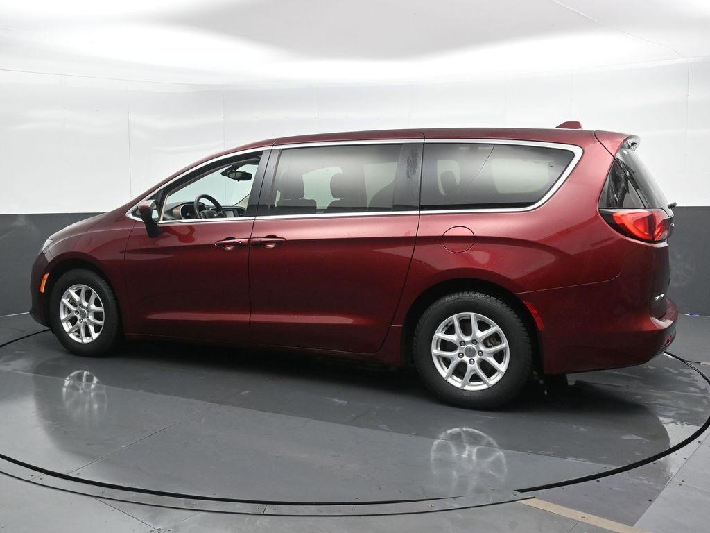 used 2017 Chrysler Pacifica car, priced at $14,837