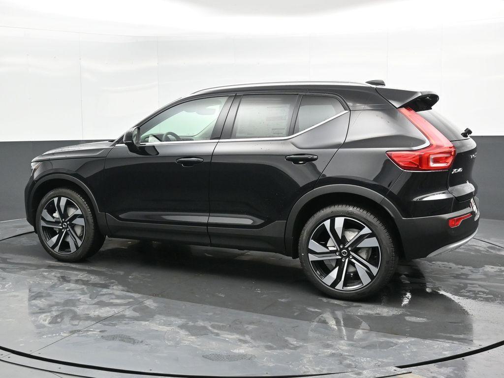 new 2025 Volvo XC40 car, priced at $50,050