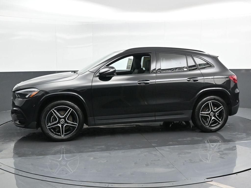 new 2024 Mercedes-Benz GLA 250 car, priced at $46,939