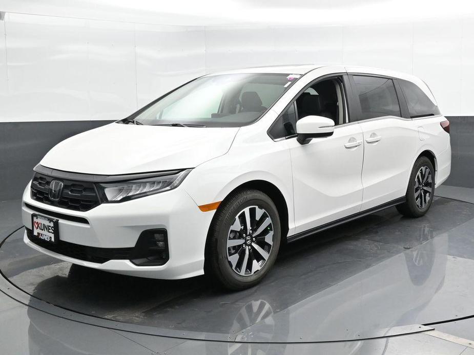 new 2025 Honda Odyssey car, priced at $42,105