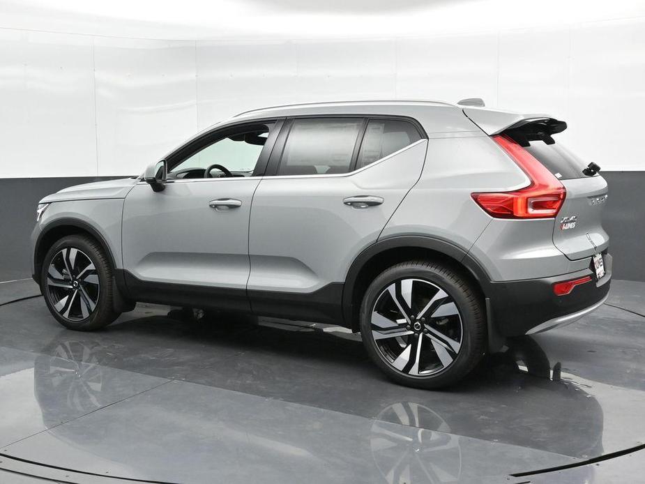 new 2024 Volvo XC40 car, priced at $44,567