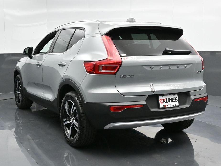 new 2025 Volvo XC40 car, priced at $41,995