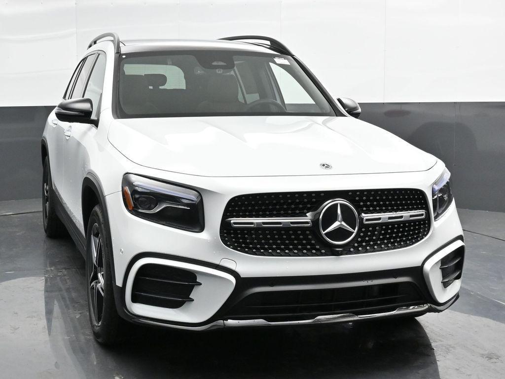 new 2024 Mercedes-Benz GLB 250 car, priced at $54,791