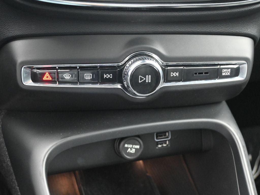used 2022 Volvo XC40 car, priced at $30,991