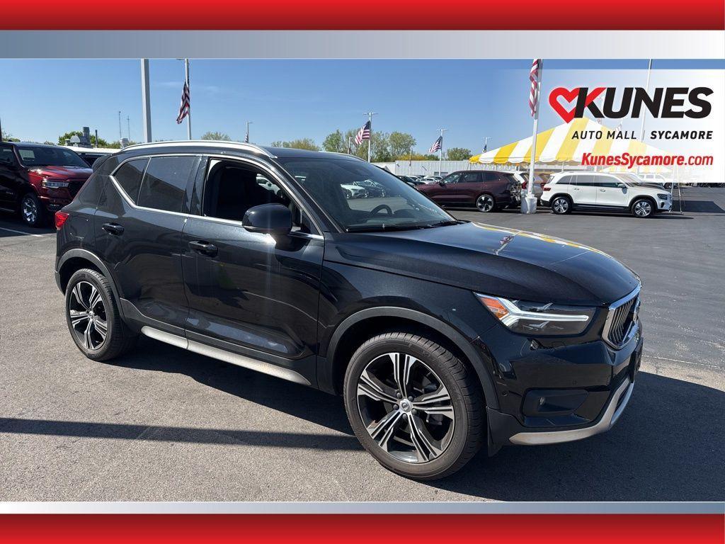 used 2022 Volvo XC40 car, priced at $31,555